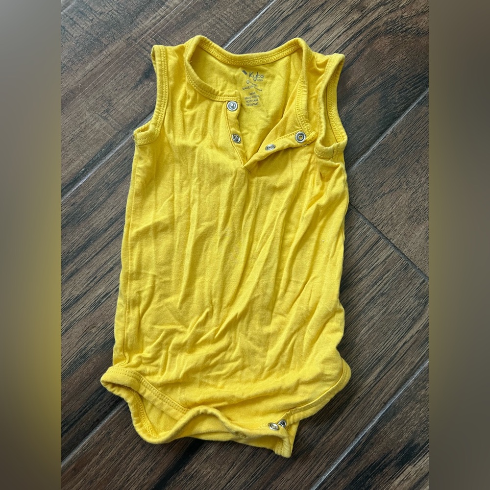 Kyte Baby sleeveless bodysuit - Pineapple